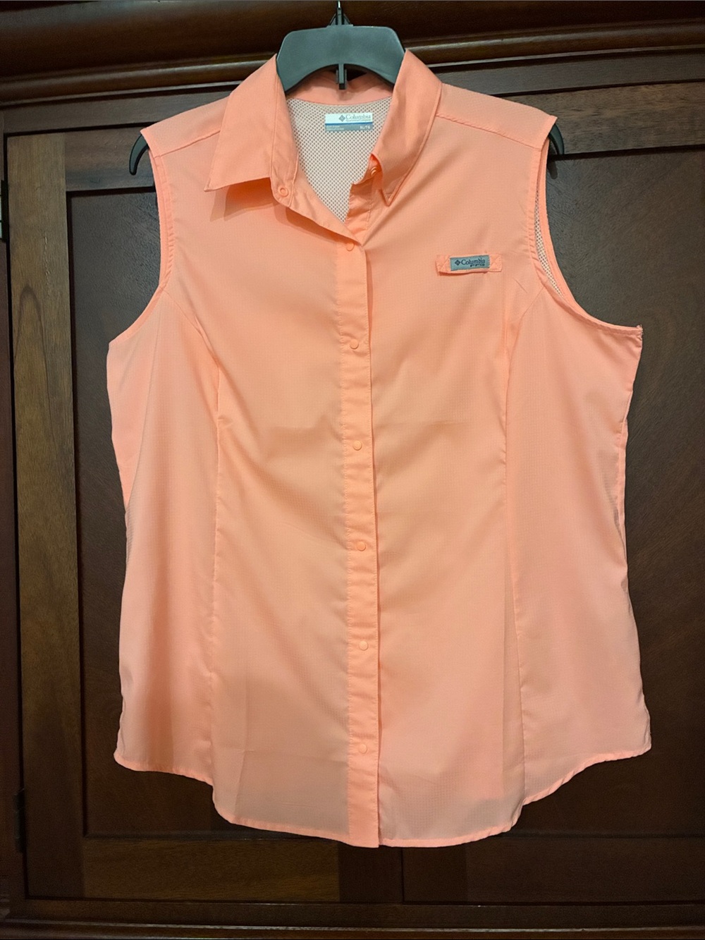 Columbia Women’s Sleeveless Button-Front Shirt — Peach Coral